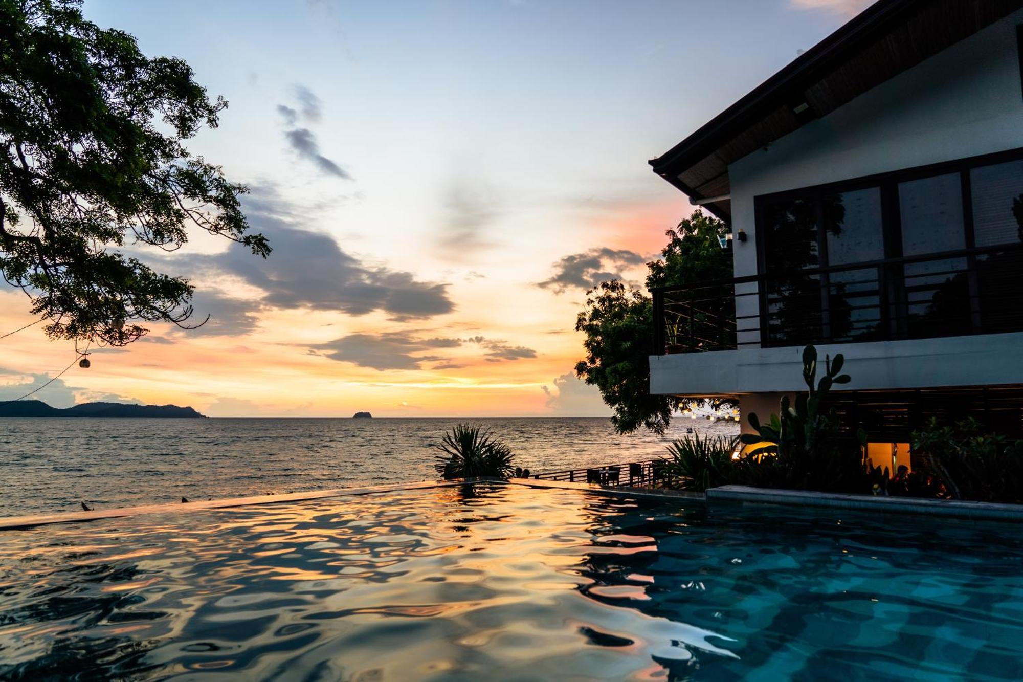 Altamare Dive And Leisure Resort Anilao Mabini  Exterior photo
